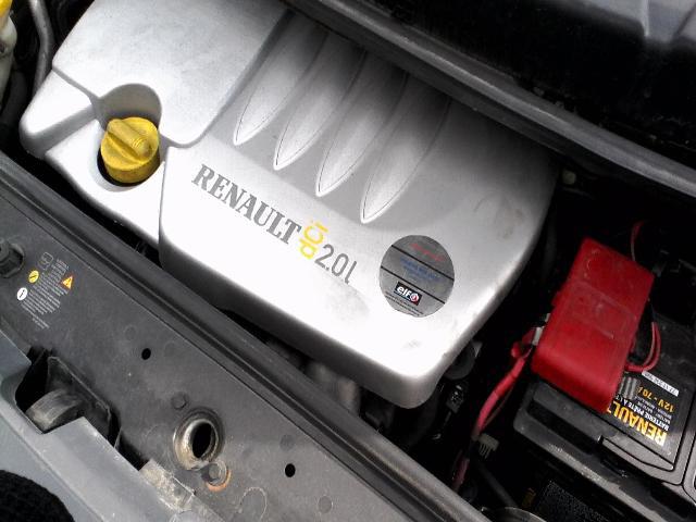 Renault Scenic 2.0 DCI, снимка 6 - Автомобили и джипове - 11975945
