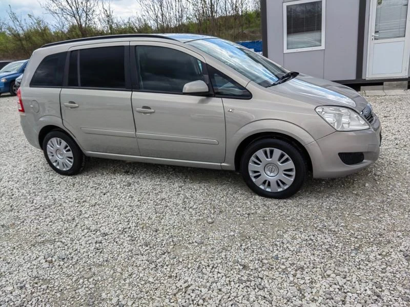 Opel Zafira 1.6i ECOMETAN* FACELIFT* UNIKAT* , снимка 13 - Автомобили и джипове - 36514584