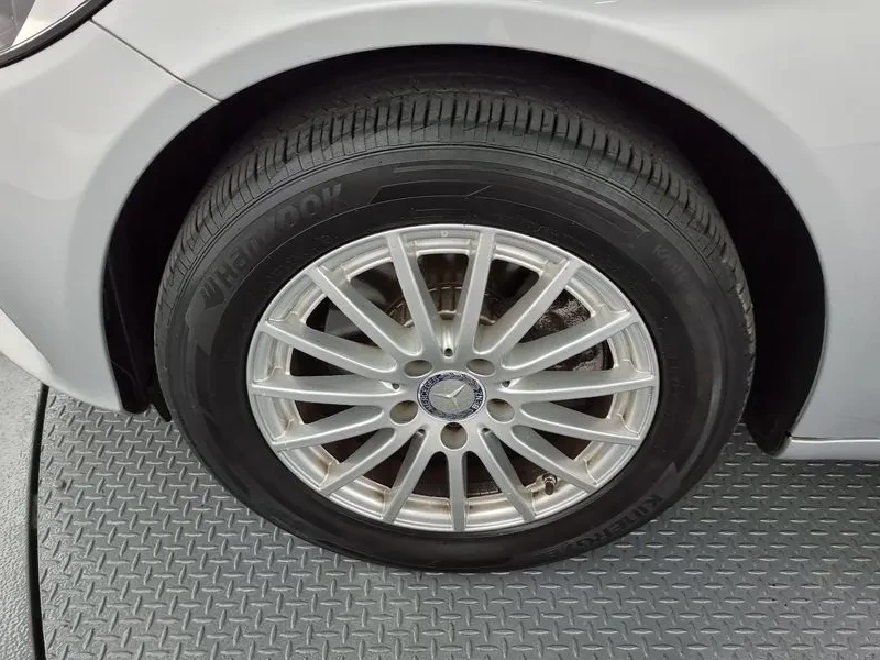 Mercedes-Benz C 180, снимка 10 - Автомобили и джипове - 52691079