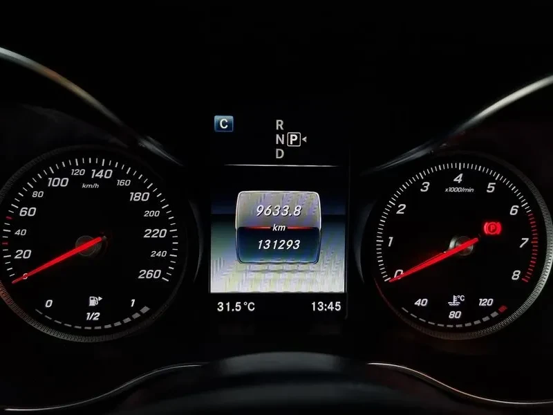 Mercedes-Benz C 180, снимка 16 - Автомобили и джипове - 52691079