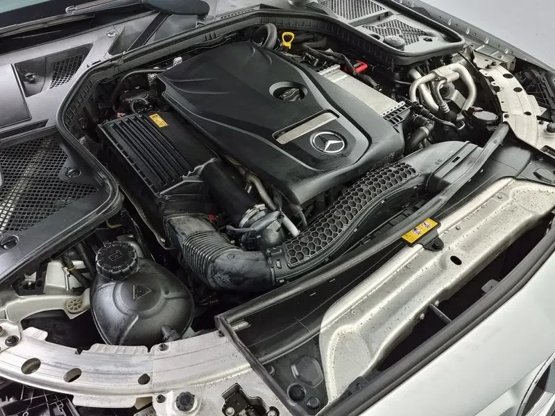 Mercedes-Benz C 180, снимка 12 - Автомобили и джипове - 52691079