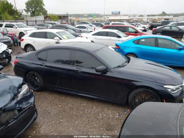 BMW 750 xDrive* HEAD UP* MEMORY* SOFT* AMBIENT* Harman* , снимка 12 - Автомобили и джипове - 52775710