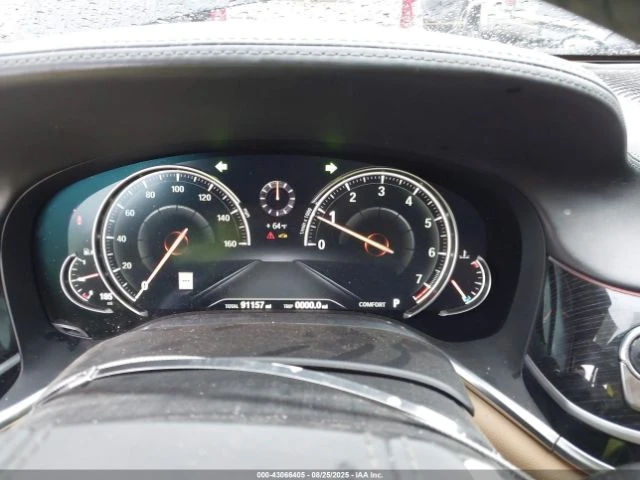BMW 750 xDrive* HEAD UP* MEMORY* SOFT* AMBIENT* Harman* , снимка 14 - Автомобили и джипове - 52775710