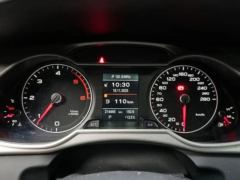 Audi A4 2.0 TDI, снимка 16 - Автомобили и джипове - 55009823