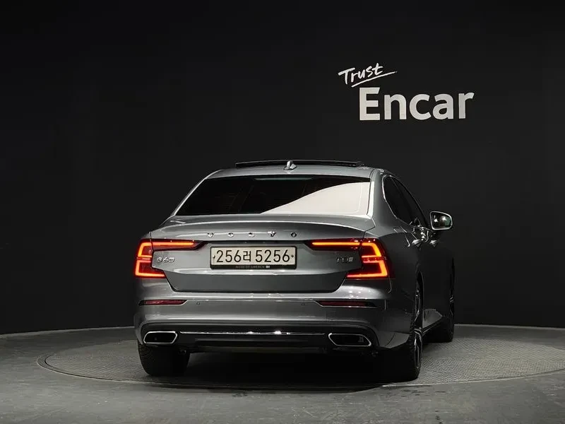Volvo S60 T5 Inscription, снимка 4 - Автомобили и джипове - 55349781