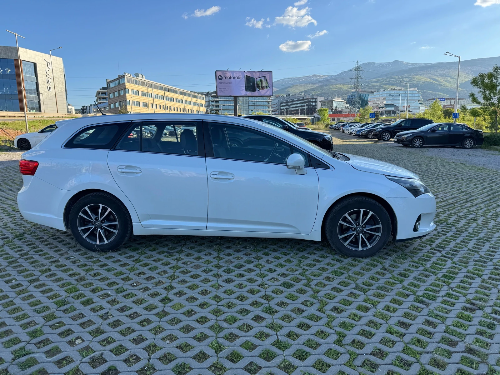 Toyota Avensis  - изображение 4