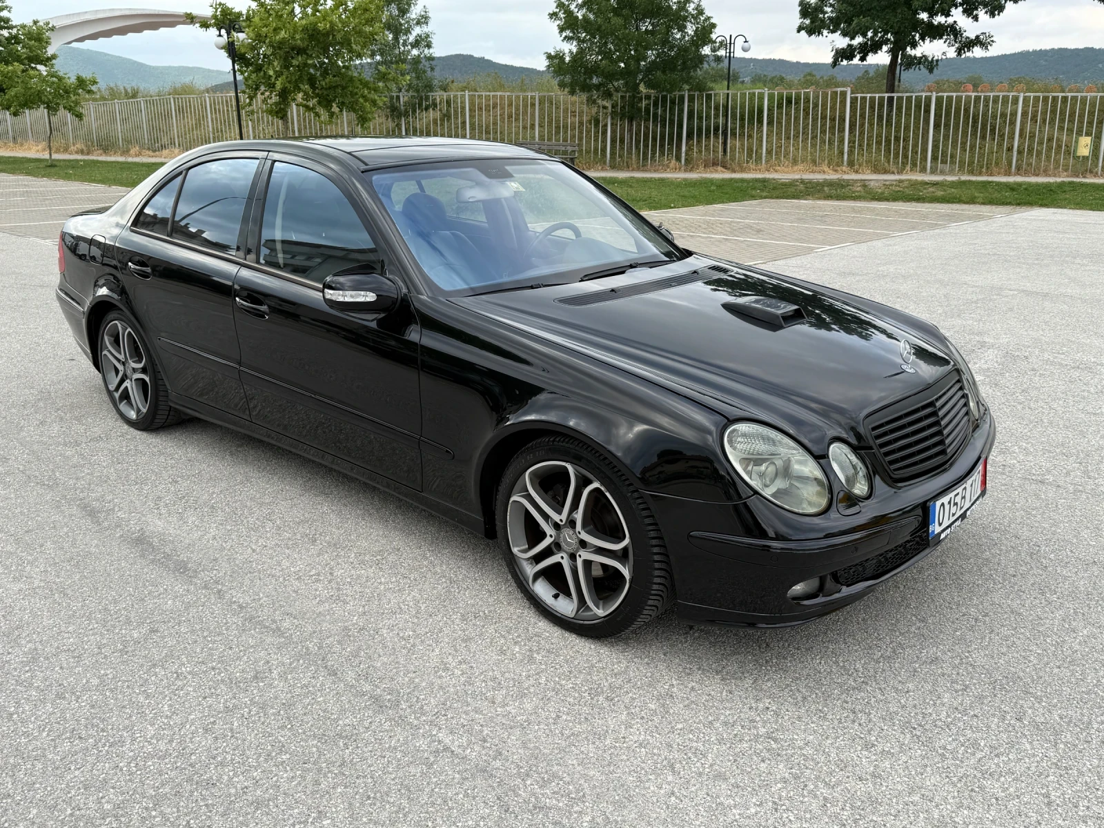 Mercedes-Benz E 320 AMG Optic* Avantgarde* РЕДОВИ МОТОР - изображение 9