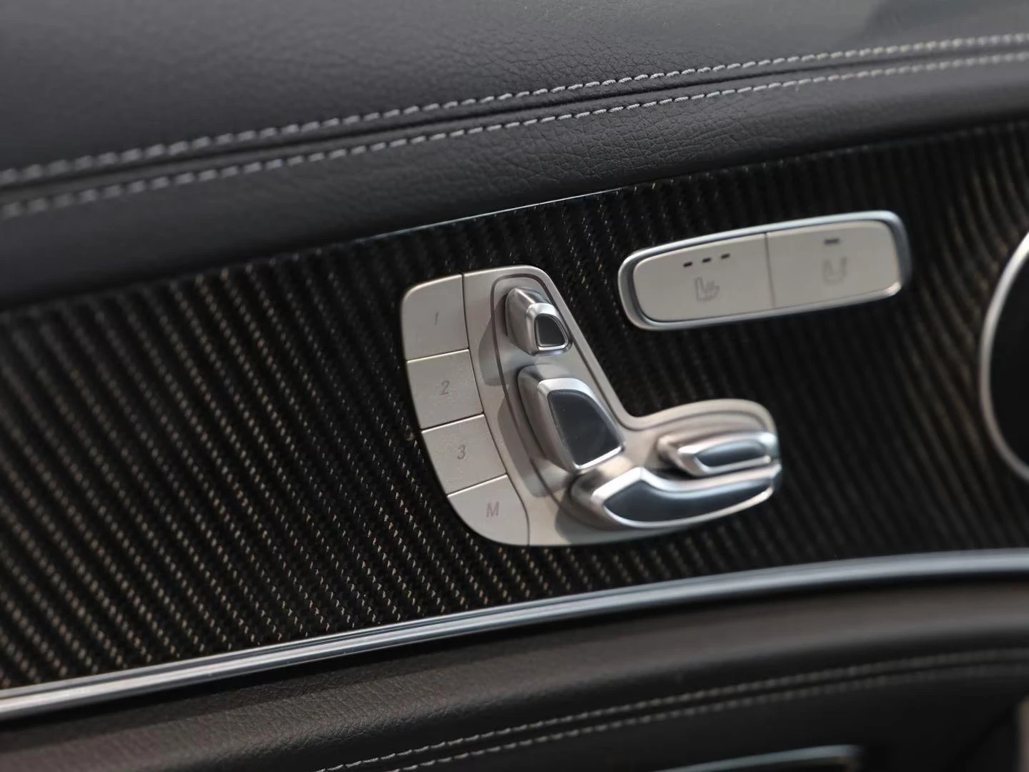 Mercedes-Benz E 300 e/AMG/320HP/DISTRONIC/360/MBEAM/LED/L.ASS/710f | Mobile.bg   12