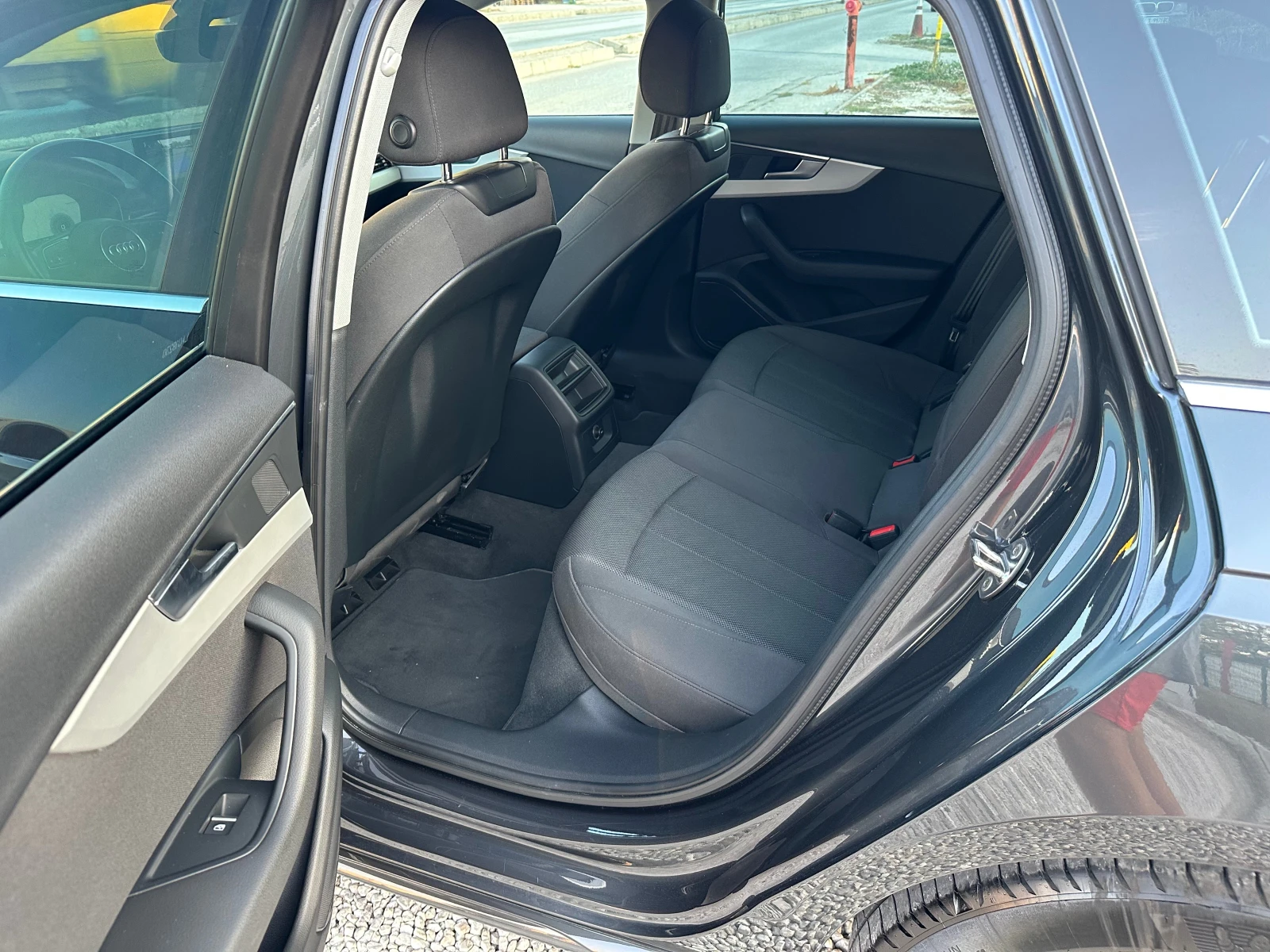 Audi A4 35TFSI* 2.0* MildHybrid | Mobile.bg   12