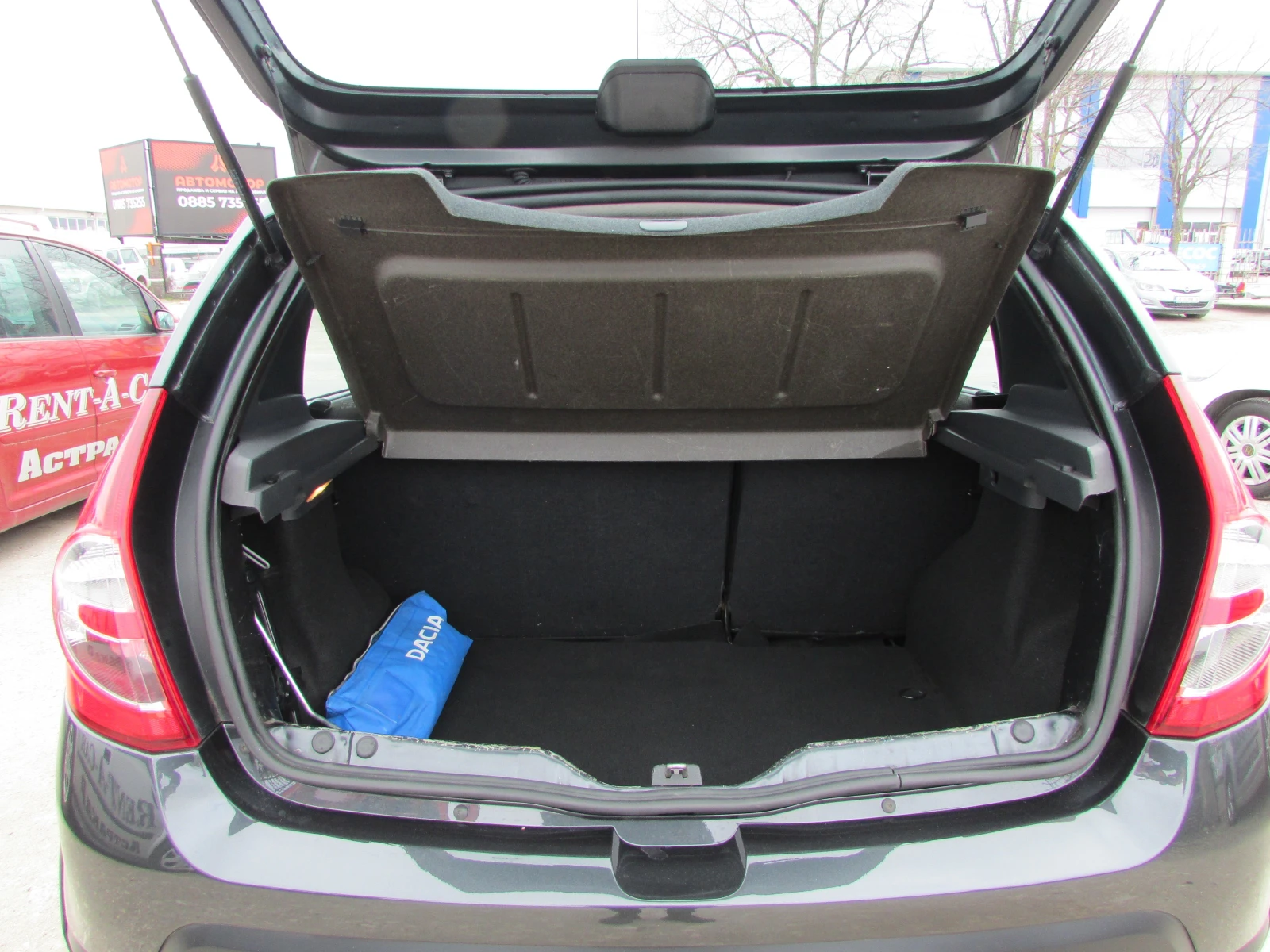 Dacia Sandero STEPWEY 1.6i GPL, снимка 15 - Автомобили и джипове - 54007830