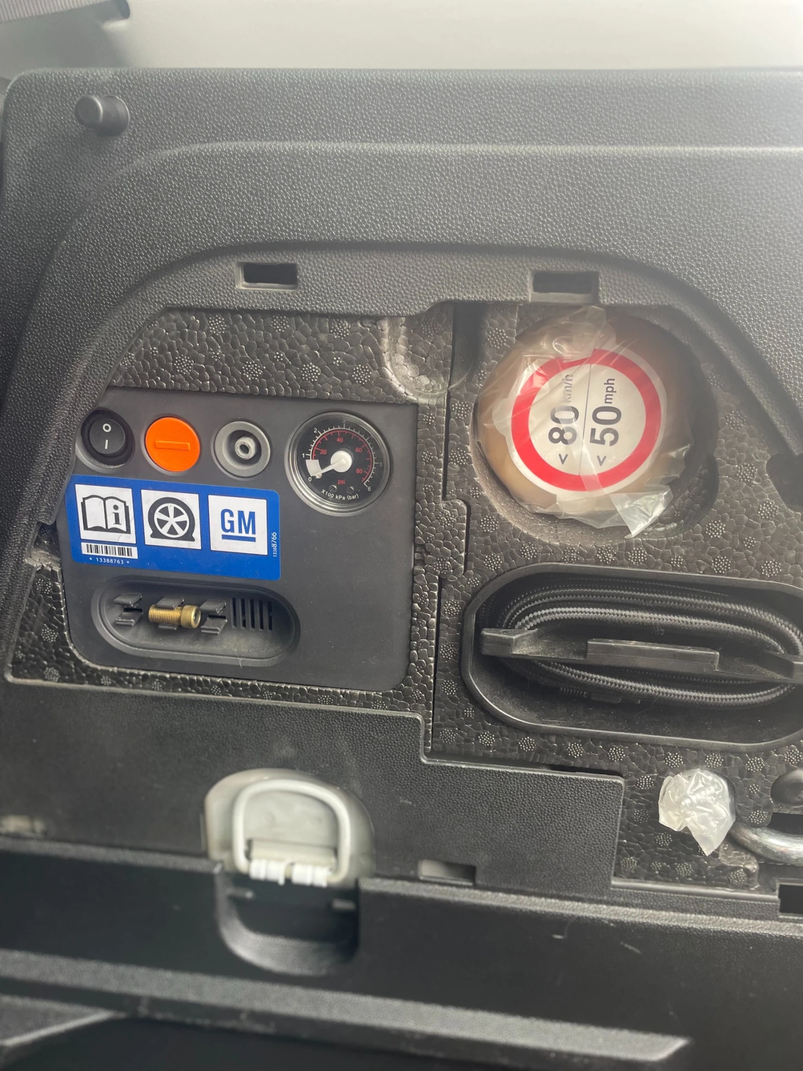 Opel Corsa E 1, 4 Ecotec LPG, снимка 16 - Автомобили и джипове - 54037456