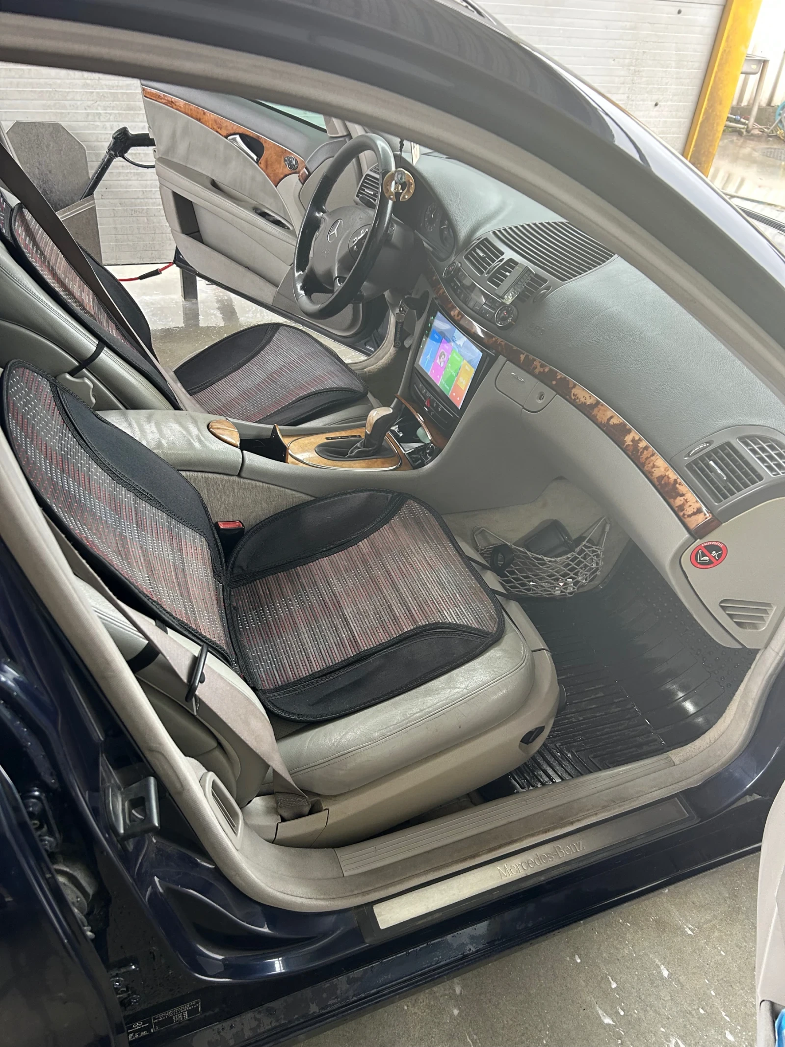 Mercedes-Benz E 270, снимка 10 - Автомобили и джипове - 54261210