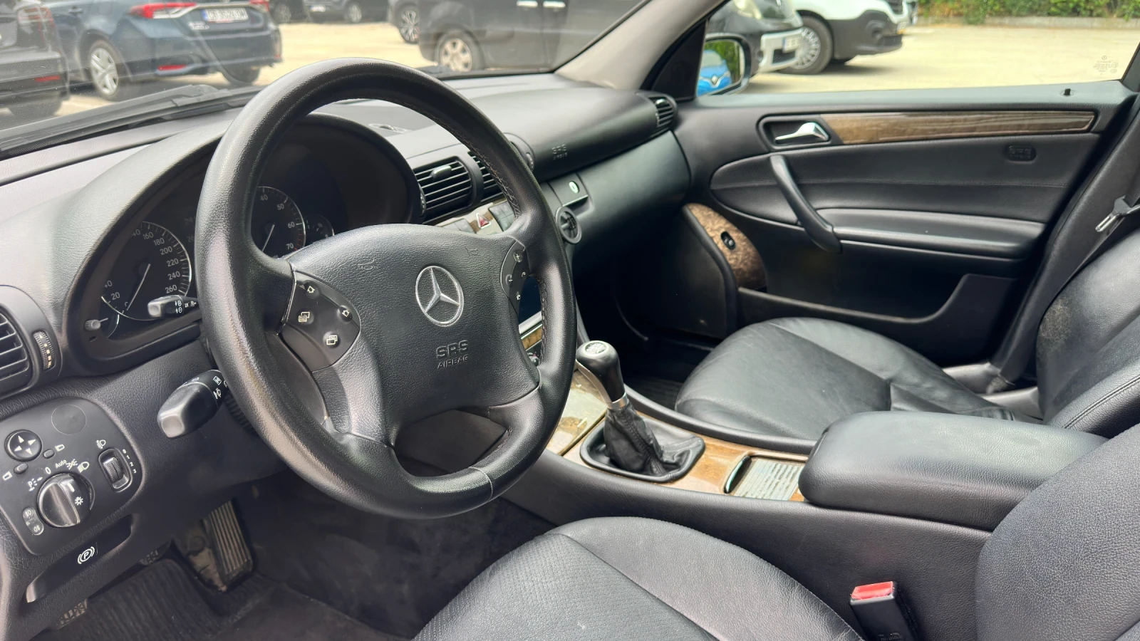 Mercedes-Benz C 180 Kompressor, снимка 9 - Автомобили и джипове - 54883273
