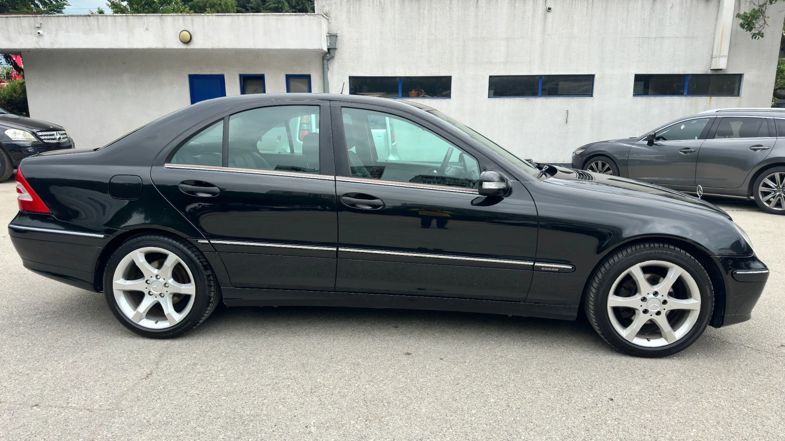 Mercedes-Benz C 180 Kompressor, снимка 4 - Автомобили и джипове - 54883273