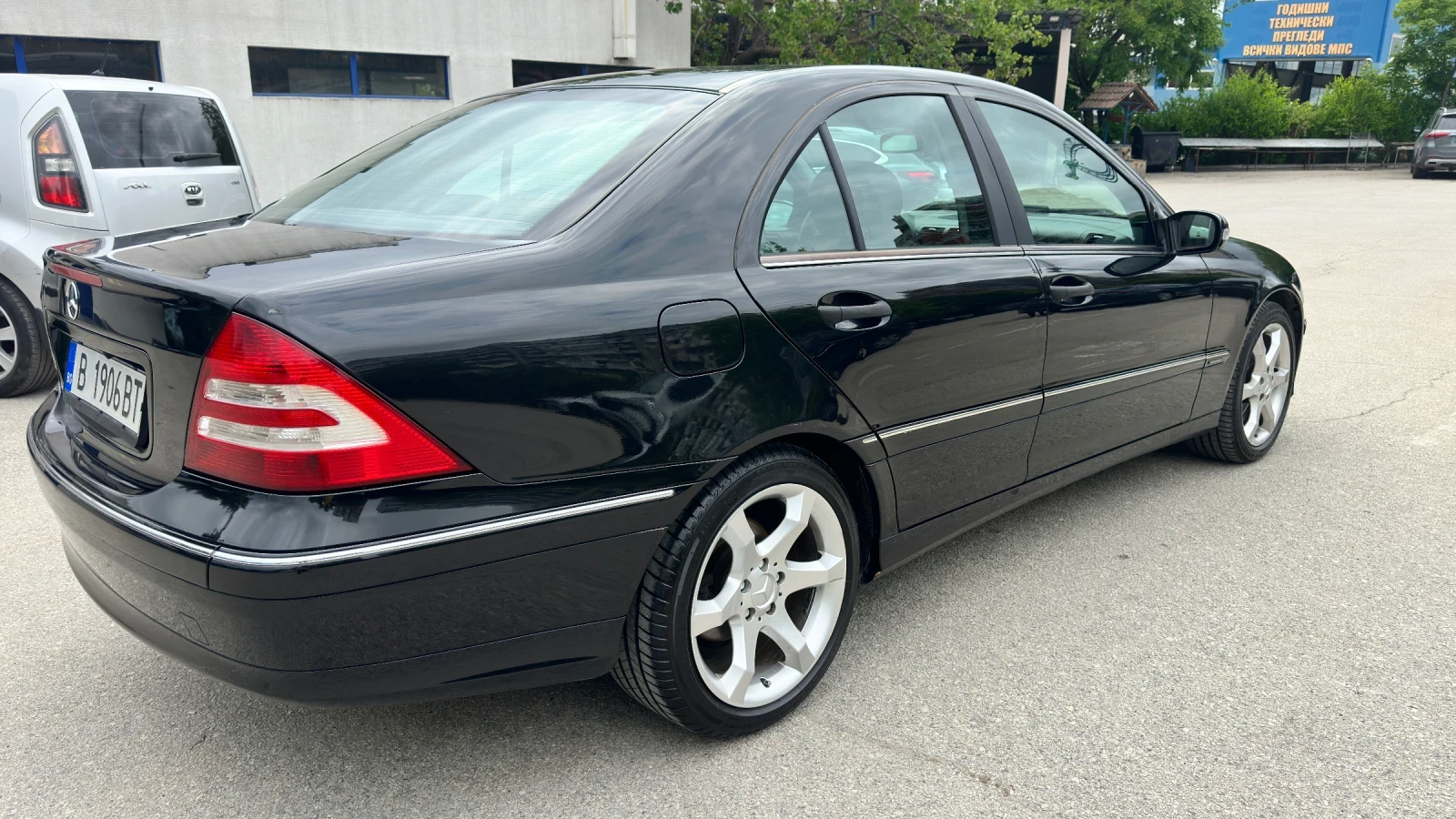 Mercedes-Benz C 180 Kompressor, снимка 8 - Автомобили и джипове - 54883273