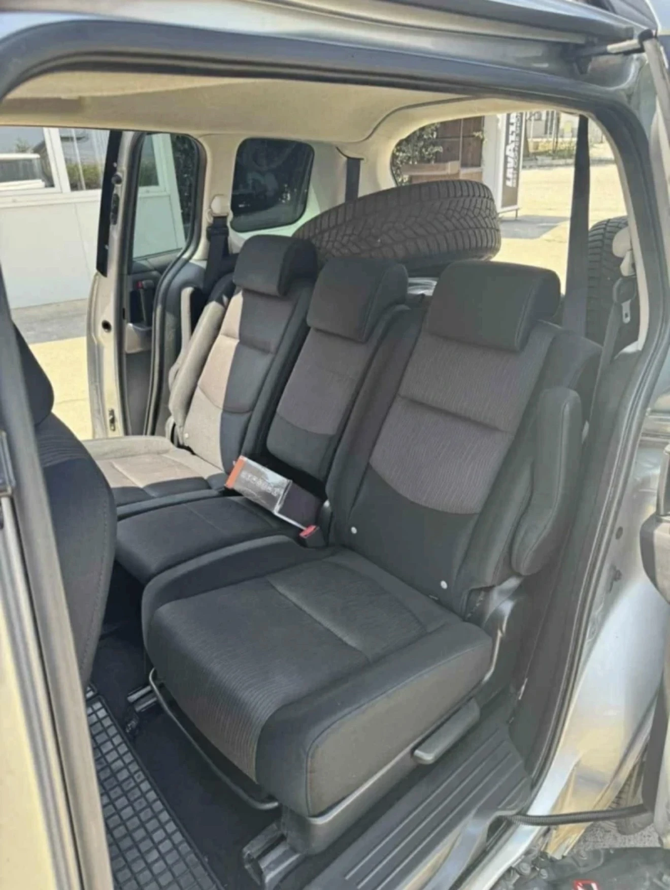 Mazda 5 2.0 Diesel, снимка 12 - Автомобили и джипове - 55578266