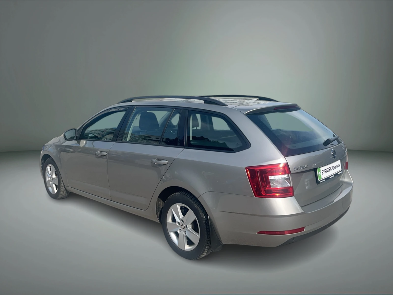 Skoda Octavia 1.6 TDI , снимка 3 - Автомобили и джипове - 55103596