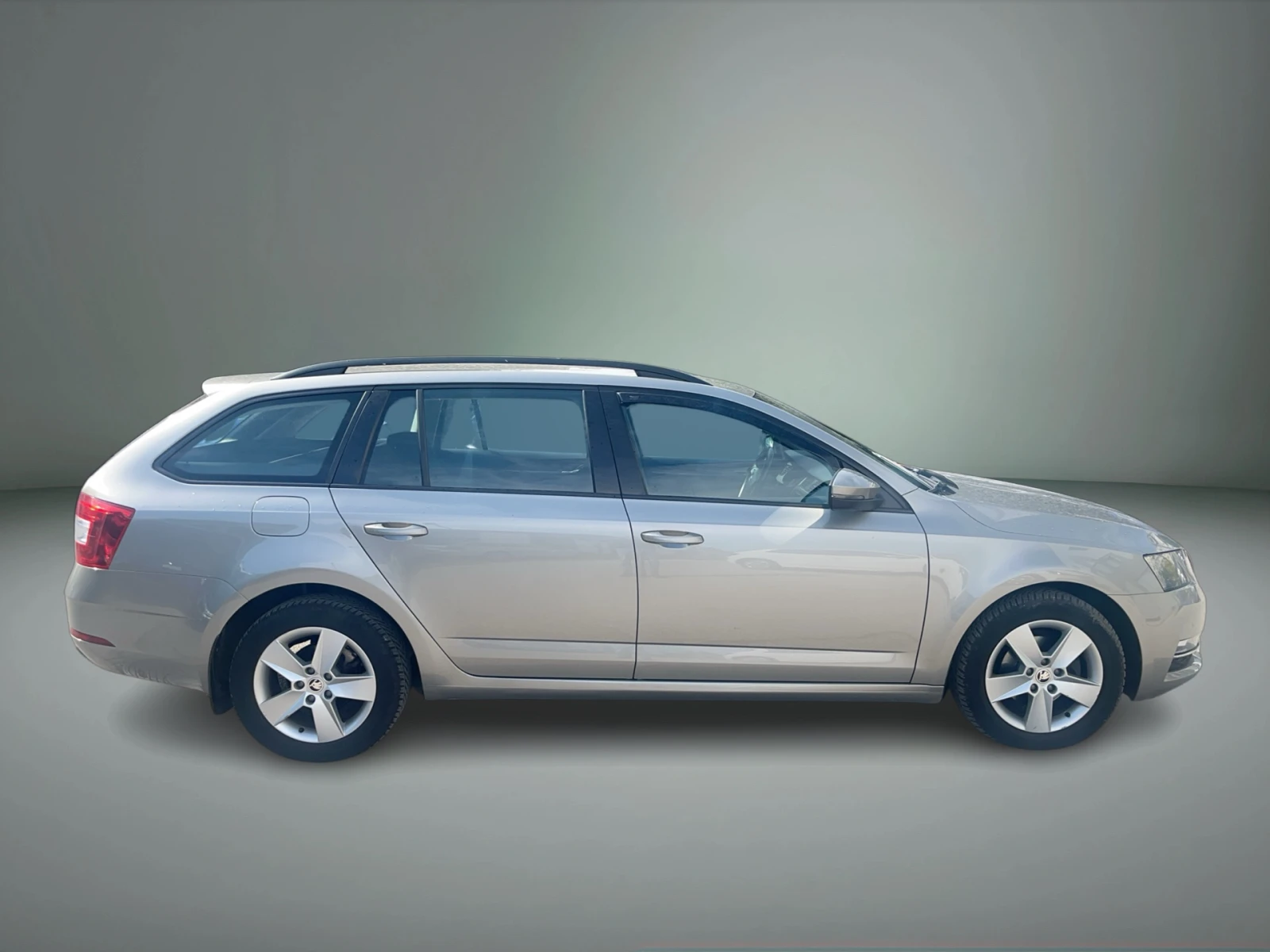 Skoda Octavia 1.6 TDI , снимка 6 - Автомобили и джипове - 55103596