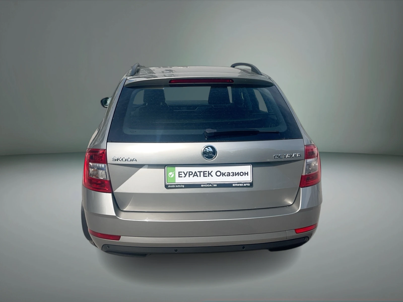 Skoda Octavia 1.6 TDI , снимка 4 - Автомобили и джипове - 55103596