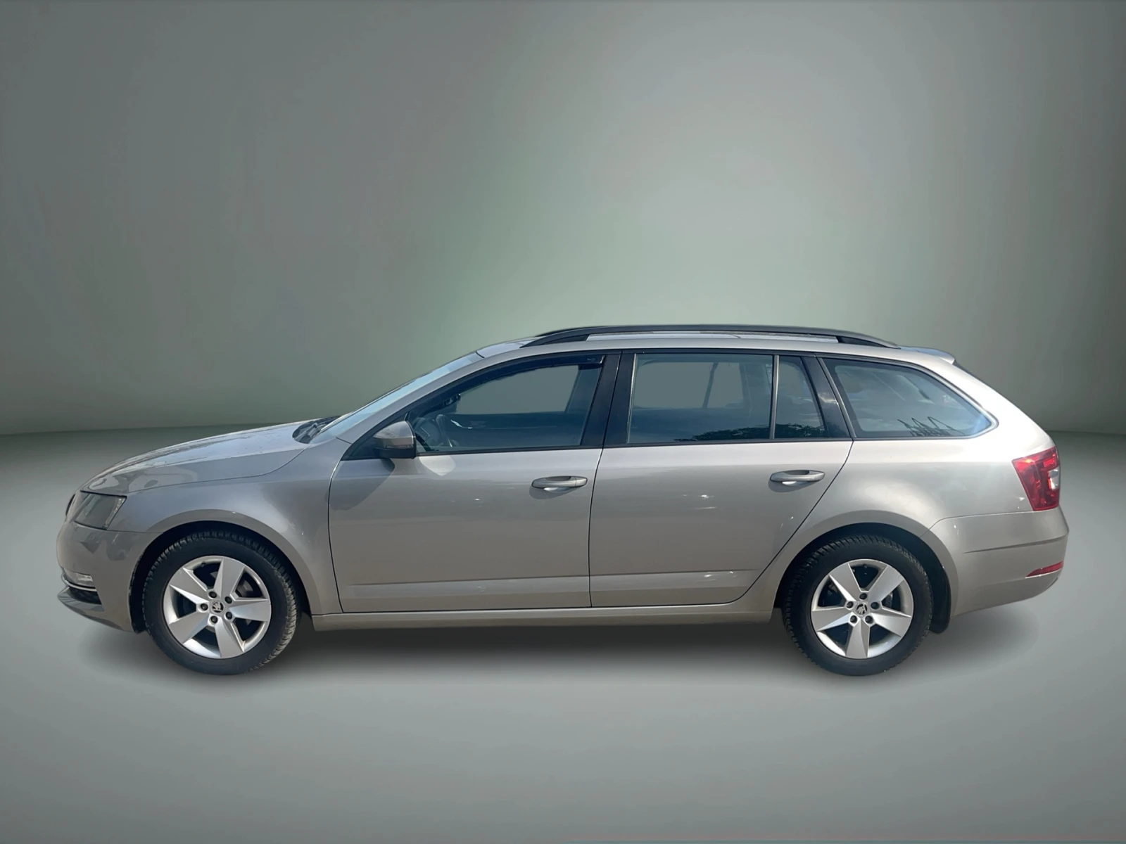 Skoda Octavia 1.6 TDI , снимка 2 - Автомобили и джипове - 55103596
