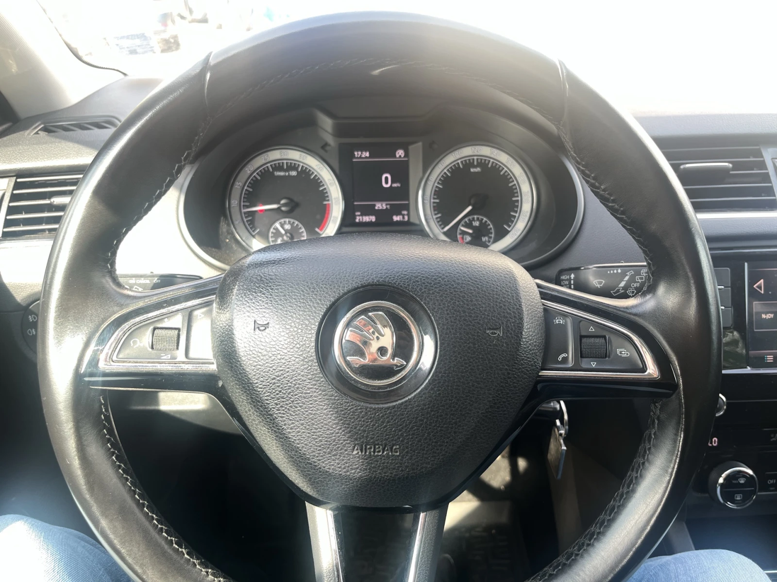 Skoda Octavia 1.6 TDI , снимка 14 - Автомобили и джипове - 55103596