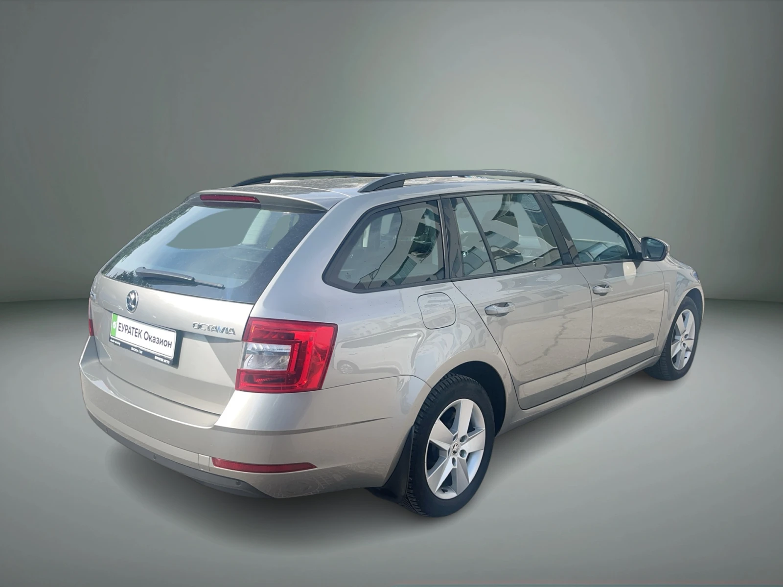 Skoda Octavia 1.6 TDI , снимка 5 - Автомобили и джипове - 55103596