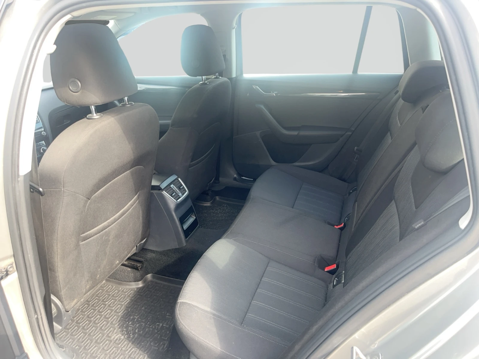 Skoda Octavia 1.6 TDI , снимка 12 - Автомобили и джипове - 55103596