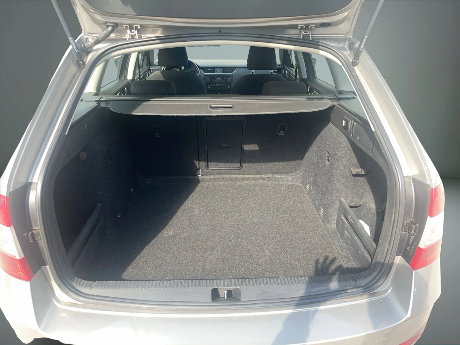 Skoda Octavia 1.6 TDI , снимка 13 - Автомобили и джипове - 55103596