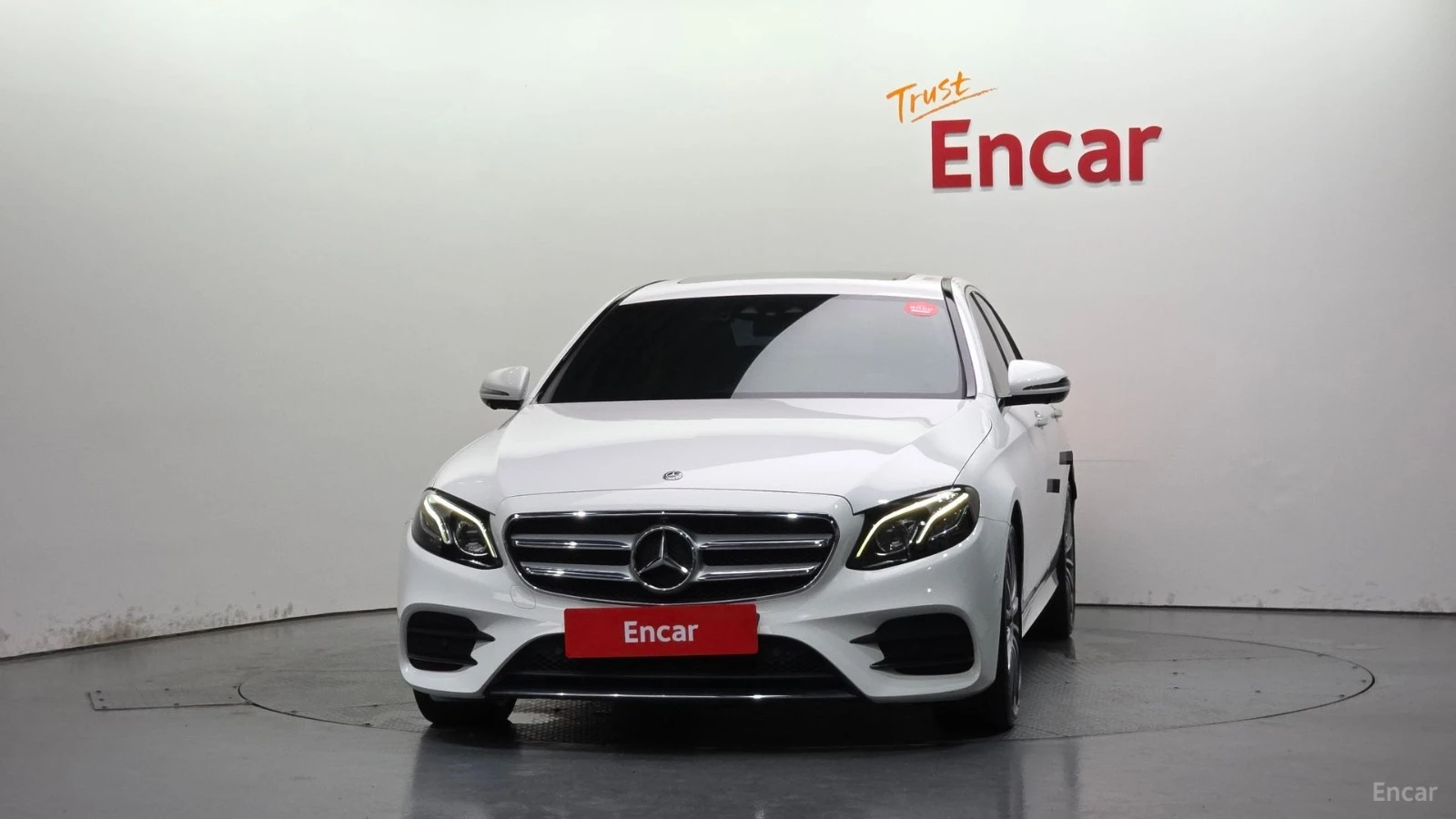 Mercedes-Benz E 300 AMG* 4MATIC* ПОДГРЕВ* ПАНО* 360* HEAD-UP* BURMESTE, снимка 3 - Автомобили и джипове - 55614025
