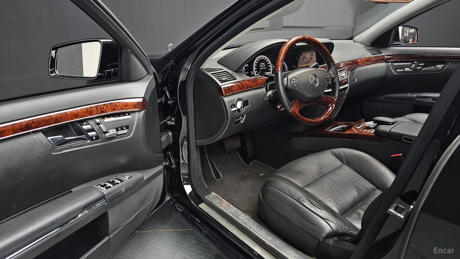 Mercedes-Benz S 500 LONG* ПОДГР* ОБДУХ* PANO* МОНИТОРИ* АВТОКРЕДИТ, снимка 11 - Автомобили и джипове - 55619686