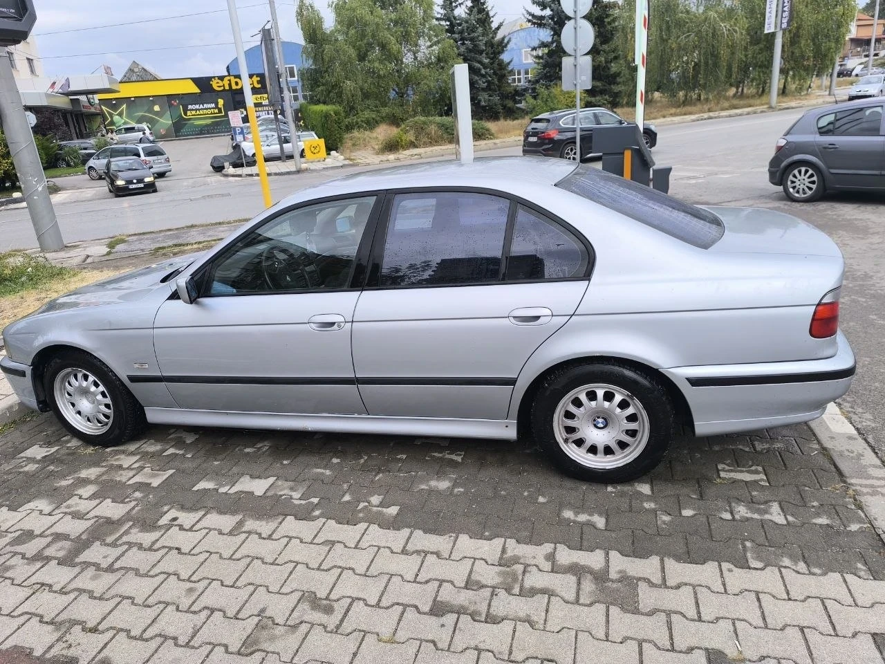 BMW 525, снимка 3 - Автомобили и джипове - 56324153