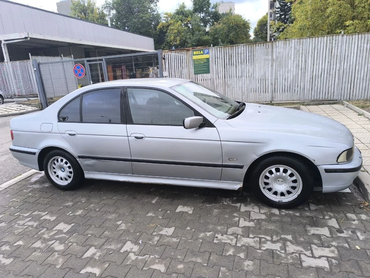 BMW 525, снимка 2 - Автомобили и джипове - 56324153