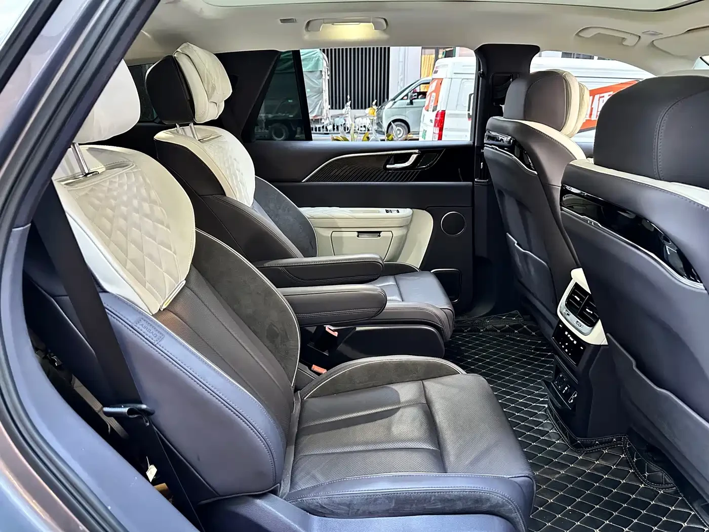 HongQi E-HS9 Flagship Comfort* �����* 360* �������* ���������*  | Mobile.bg � ����������� 15
