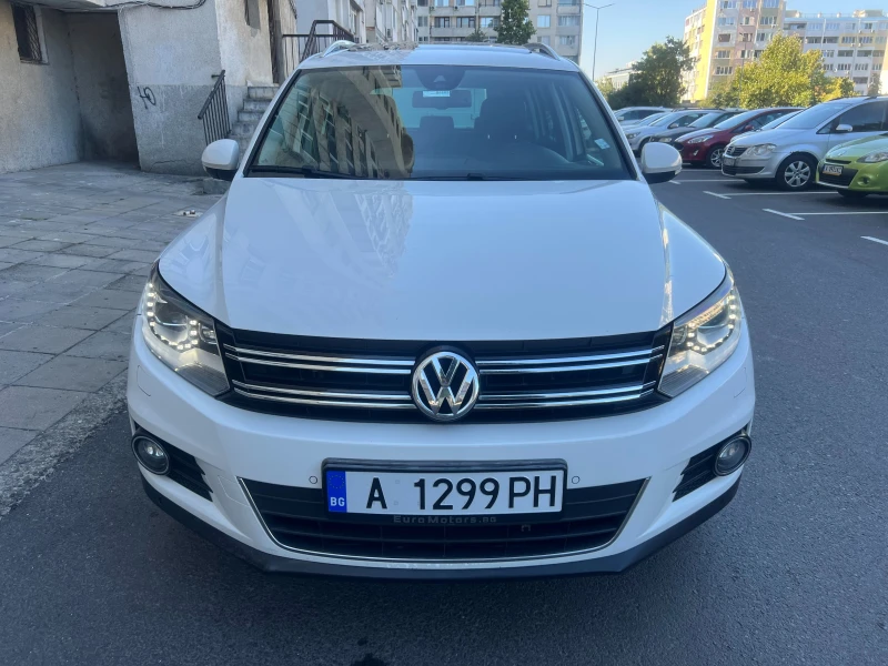 VW Tiguan 2.0TDI Highline Keyless Go LED Панорама, снимка 2 - Автомобили и джипове - 46958138