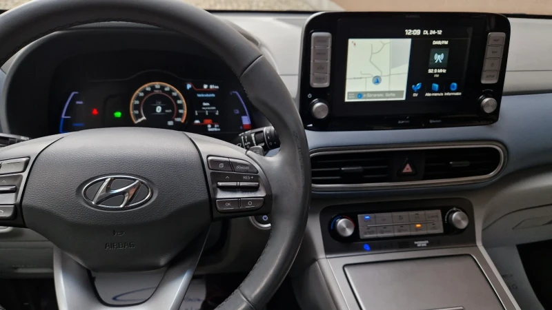 Hyundai Kona 64KW/SOH 96.7%, снимка 13 - Автомобили и джипове - 48627516