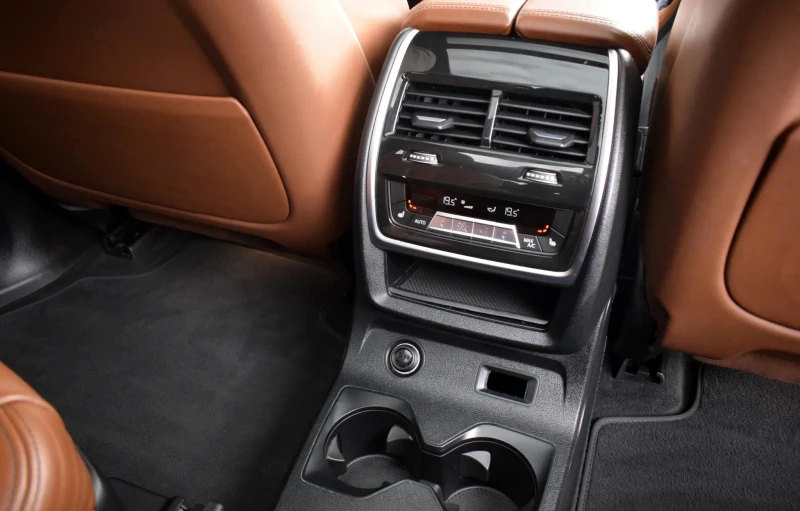 BMW X7 M60i xDrive Mhev, снимка 10 - Автомобили и джипове - 52433775
