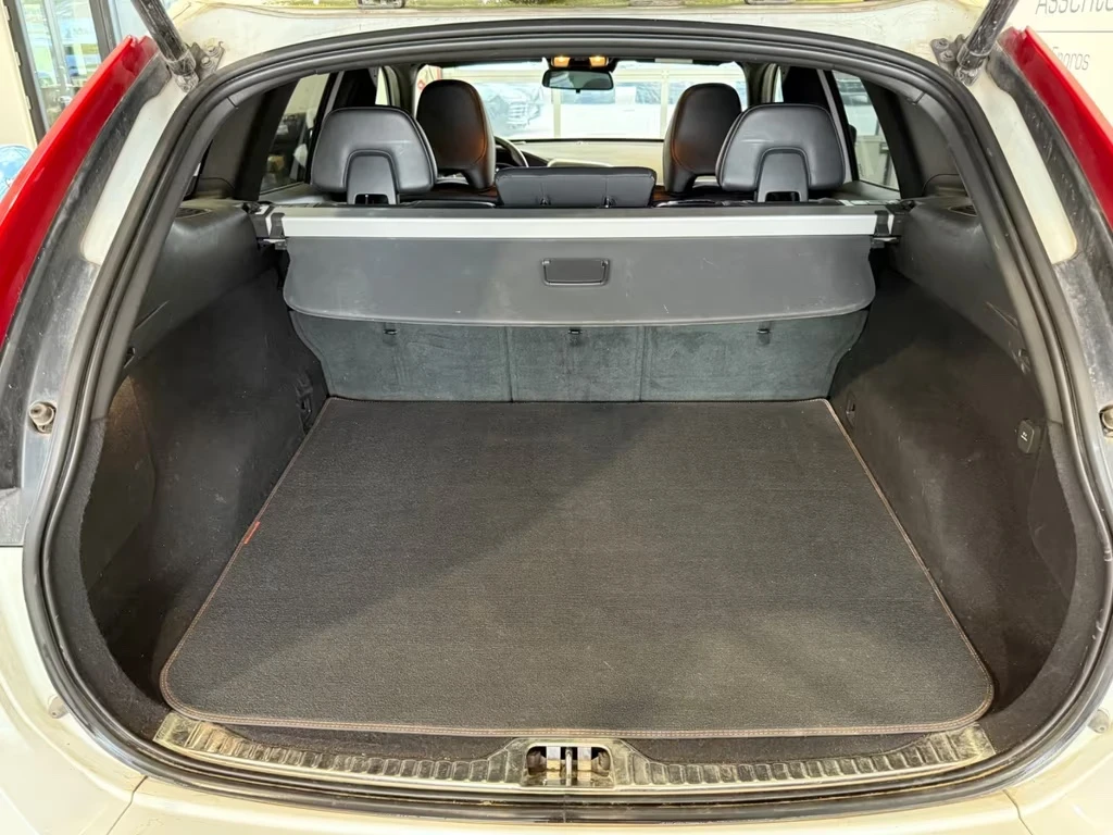 Volvo XC60 2.4d Ocean Race AWD Xenon | Mobile.bg — изображение 11