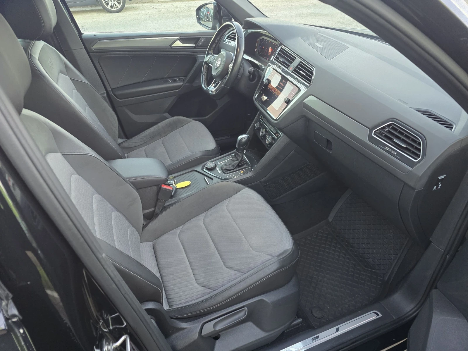 VW Tiguan FACE/R-LINE/4X4/FULL/DIGITAL | Mobile.bg � ����������� 12