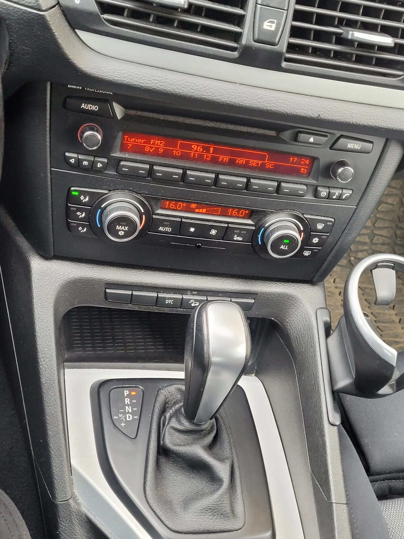 BMW X1, снимка 12 - Автомобили и джипове - 53944844