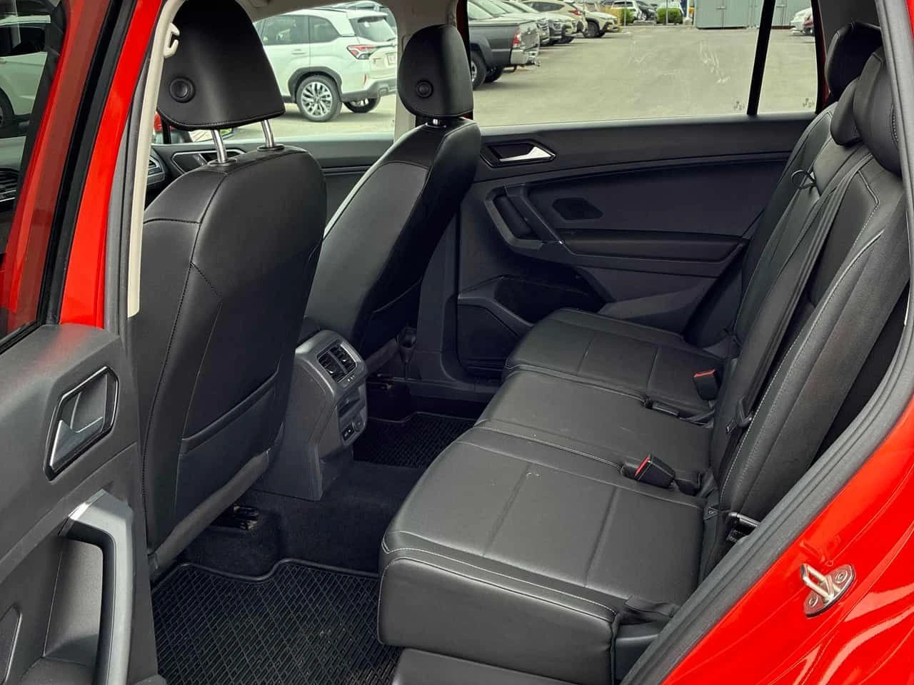 VW Tiguan * Comfortline * АВТОКРЕДИТ БЕЗ ПЪРВОНАЧАЛНА ВНОСКА, снимка 12 - Автомобили и джипове - 54807318