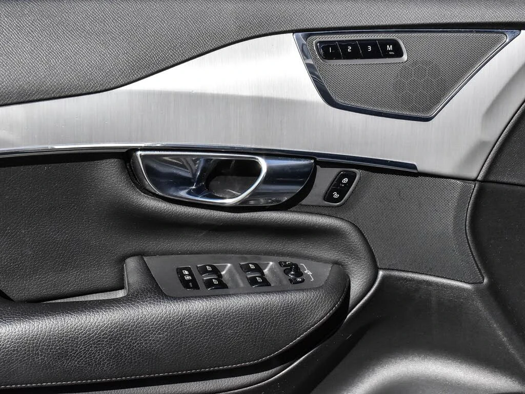 Volvo Xc90 T6* MOMENTUM* ДИГИТАЛНО* ТАБЛО* КАМЕРА* МАСАЖ* ДИС, снимка 9 - Автомобили и джипове - 54838299