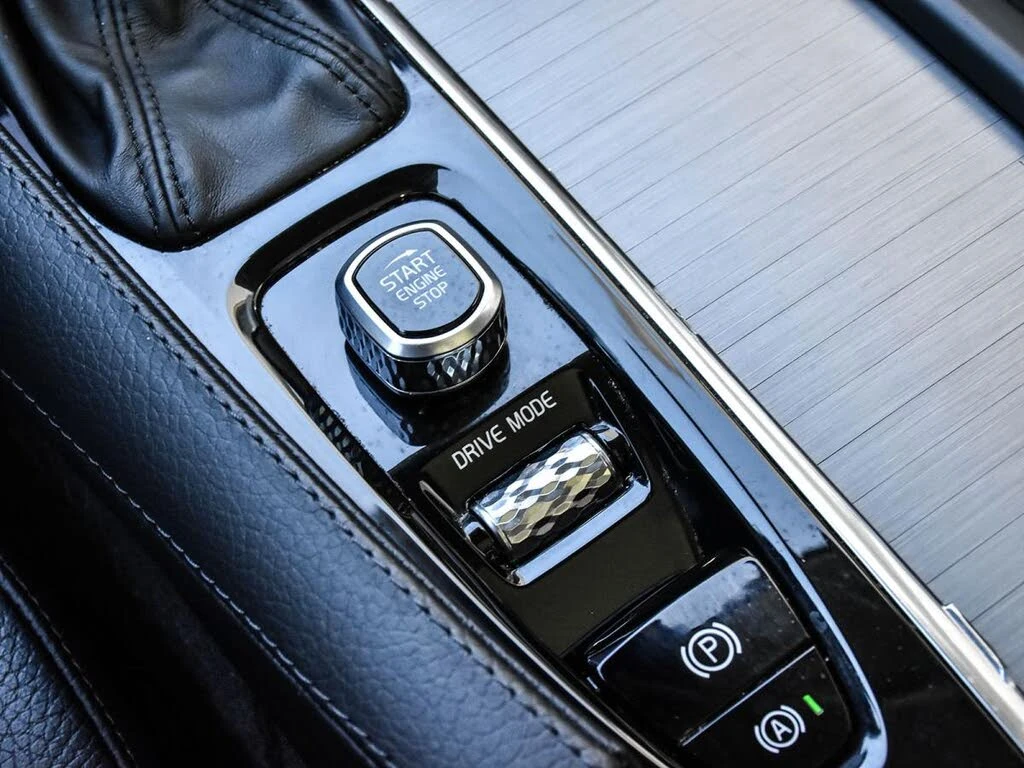 Volvo Xc90 T6* MOMENTUM* ДИГИТАЛНО* ТАБЛО* КАМЕРА* МАСАЖ* ДИС, снимка 14 - Автомобили и джипове - 54838299