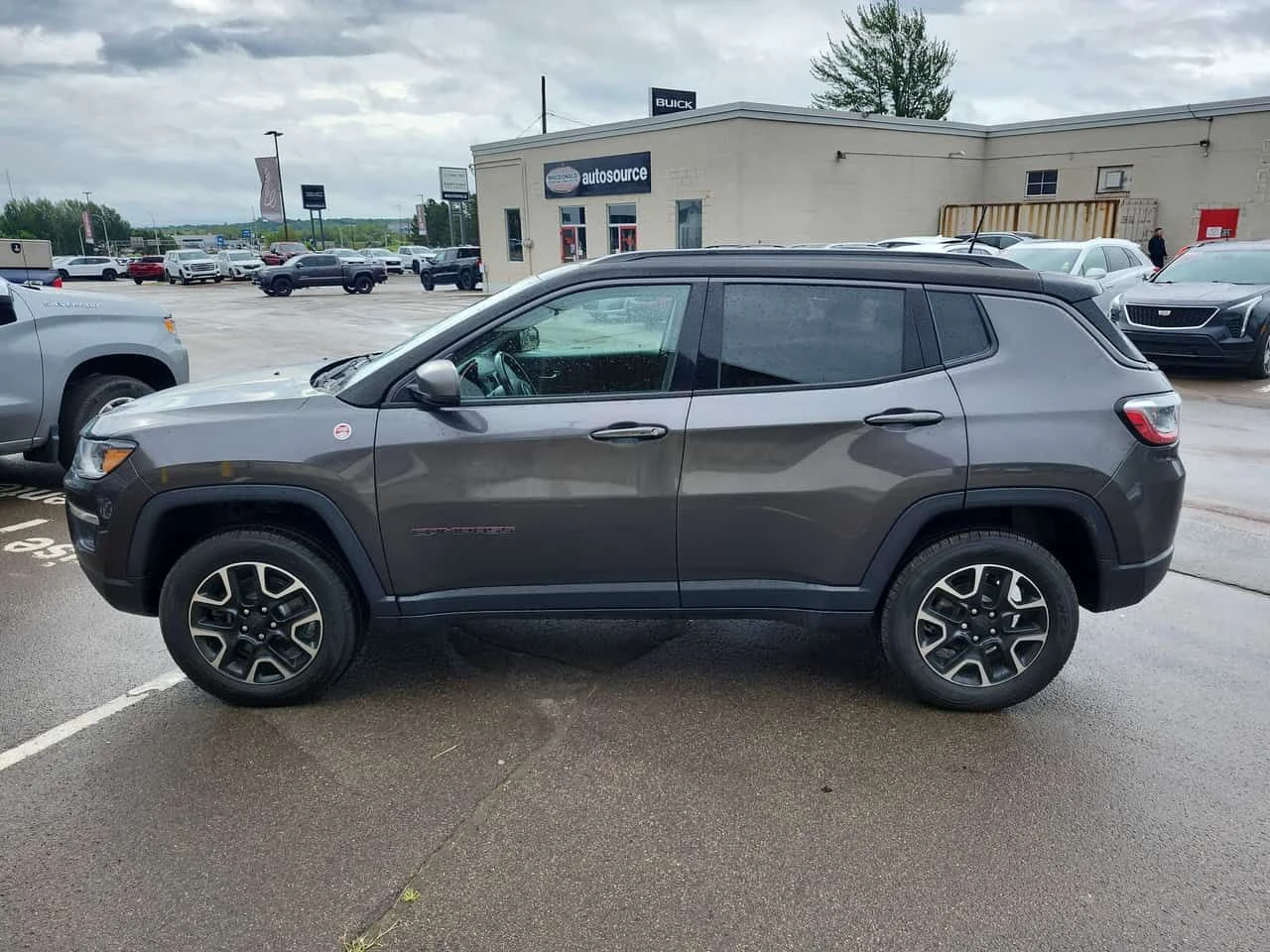 Jeep Compass * Trailhawk * CARFAX * БЕЗ ПЪРВОНАЧАЛНА ВНОСКА, снимка 2 - Автомобили и джипове - 55398293