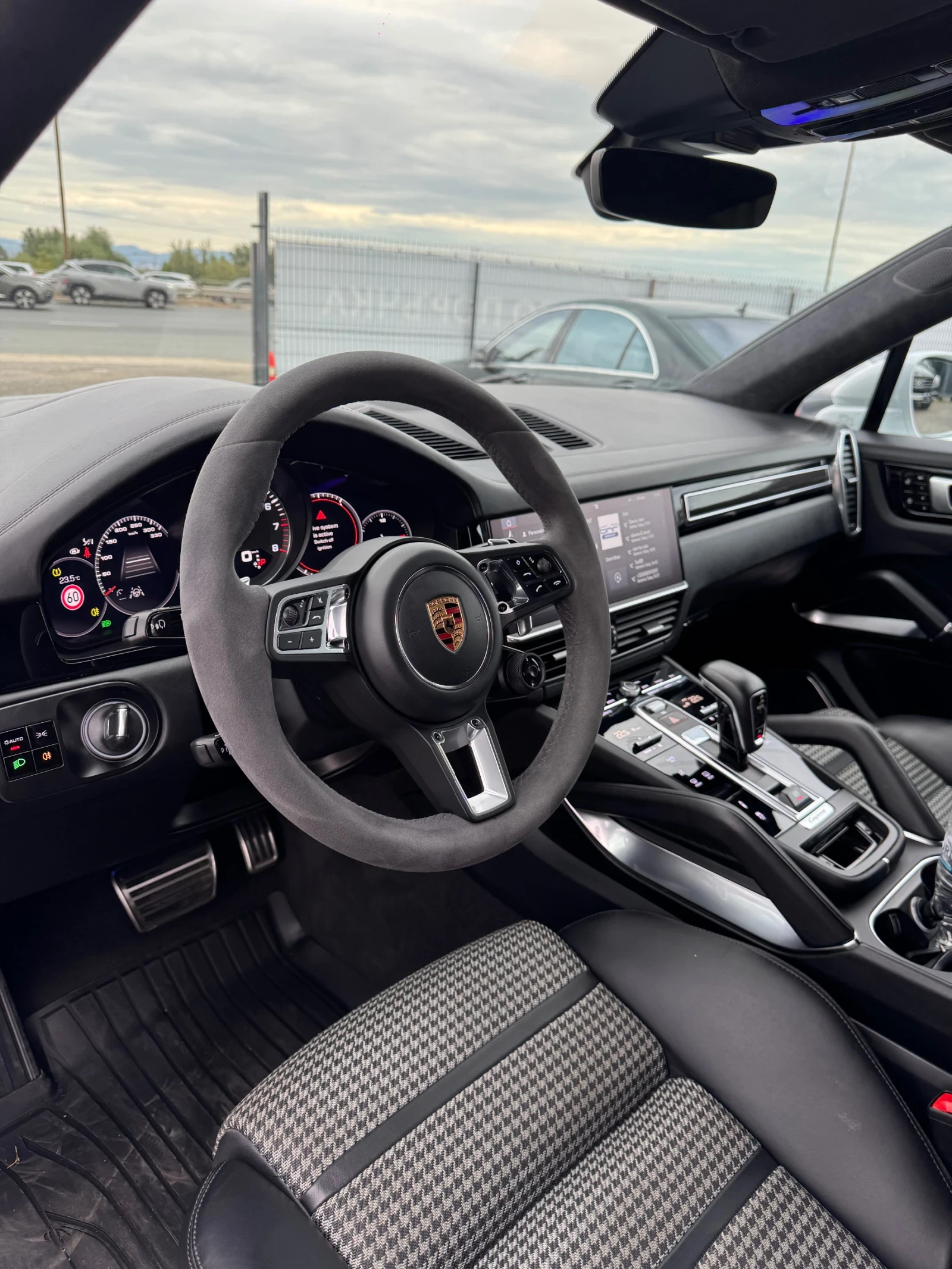Porsche Cayenne TURBO* BURMESTER* 360* CARBON* NIGHT VISSION* FULL, снимка 4 - Автомобили и джипове - 56277379