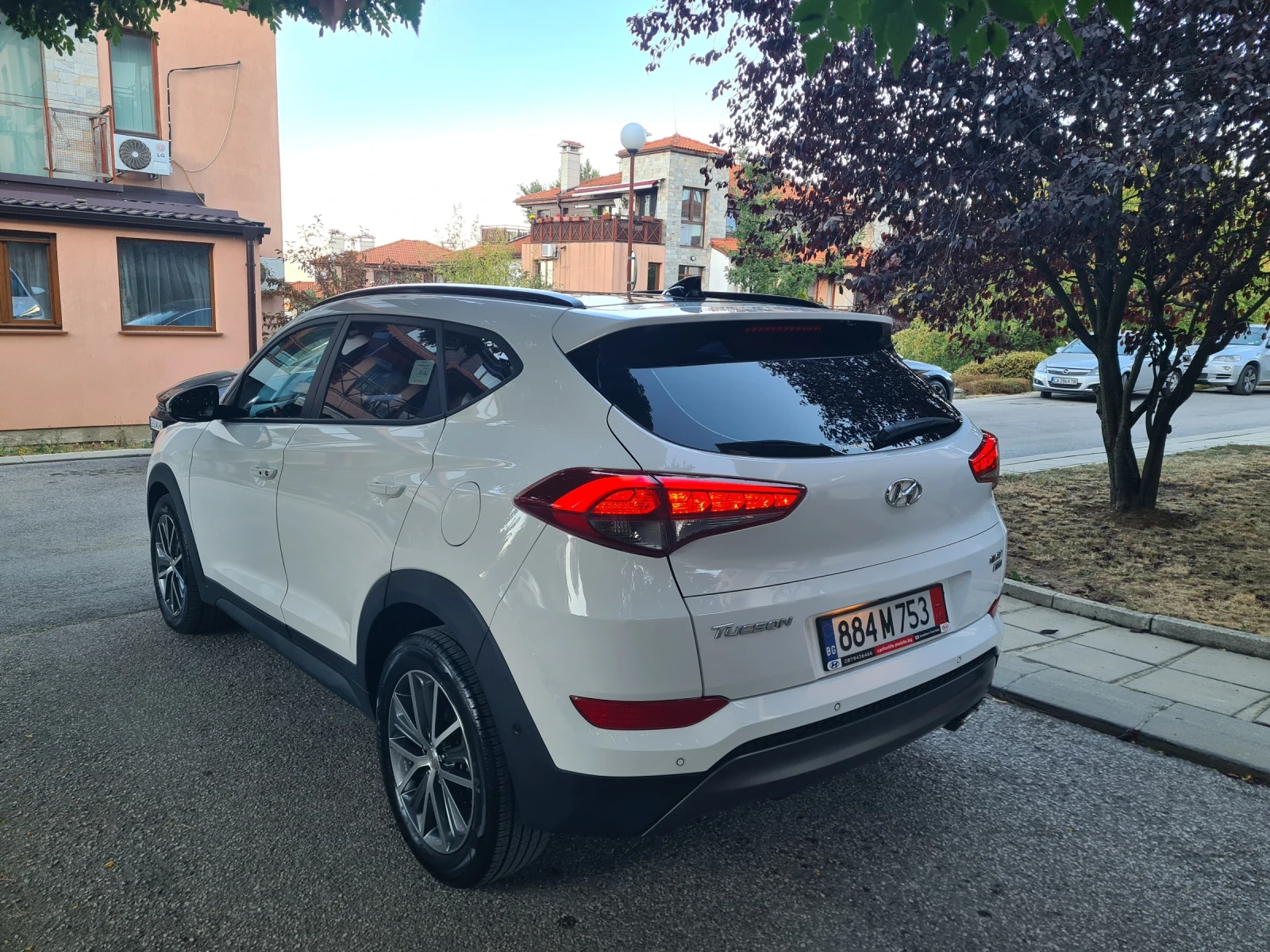 Hyundai Tucson 2.0 CRDI 4X4 , снимка 3 - Автомобили и джипове - 56350815