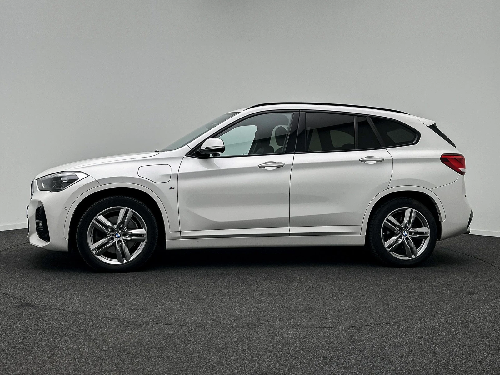 BMW X1 xDrive25e Leather LED Navi | Mobile.bg � ����������� 5