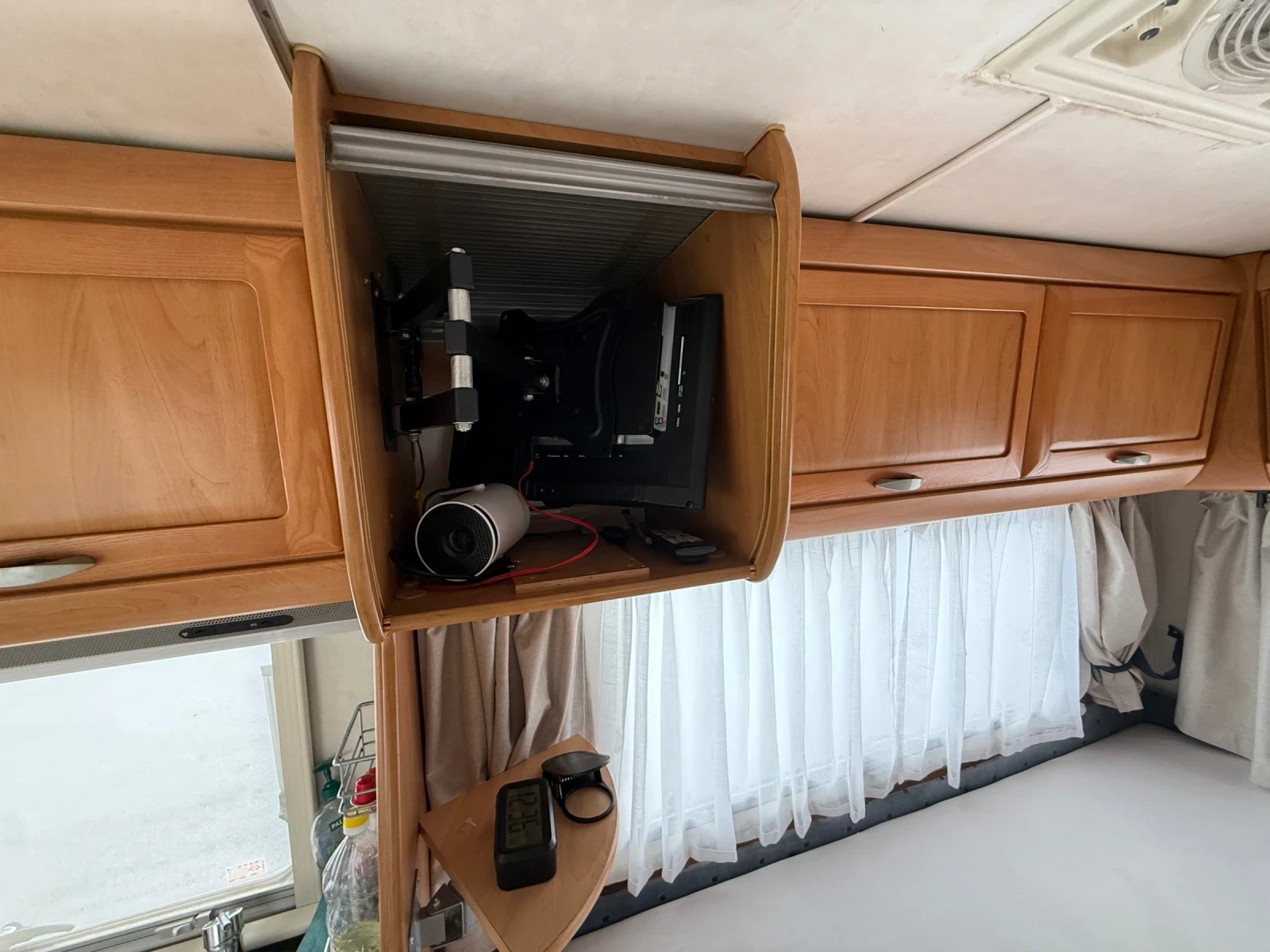 Кемпер HYMER / ERIBA B574, снимка 13 - Каравани и кемпери - 55352173
