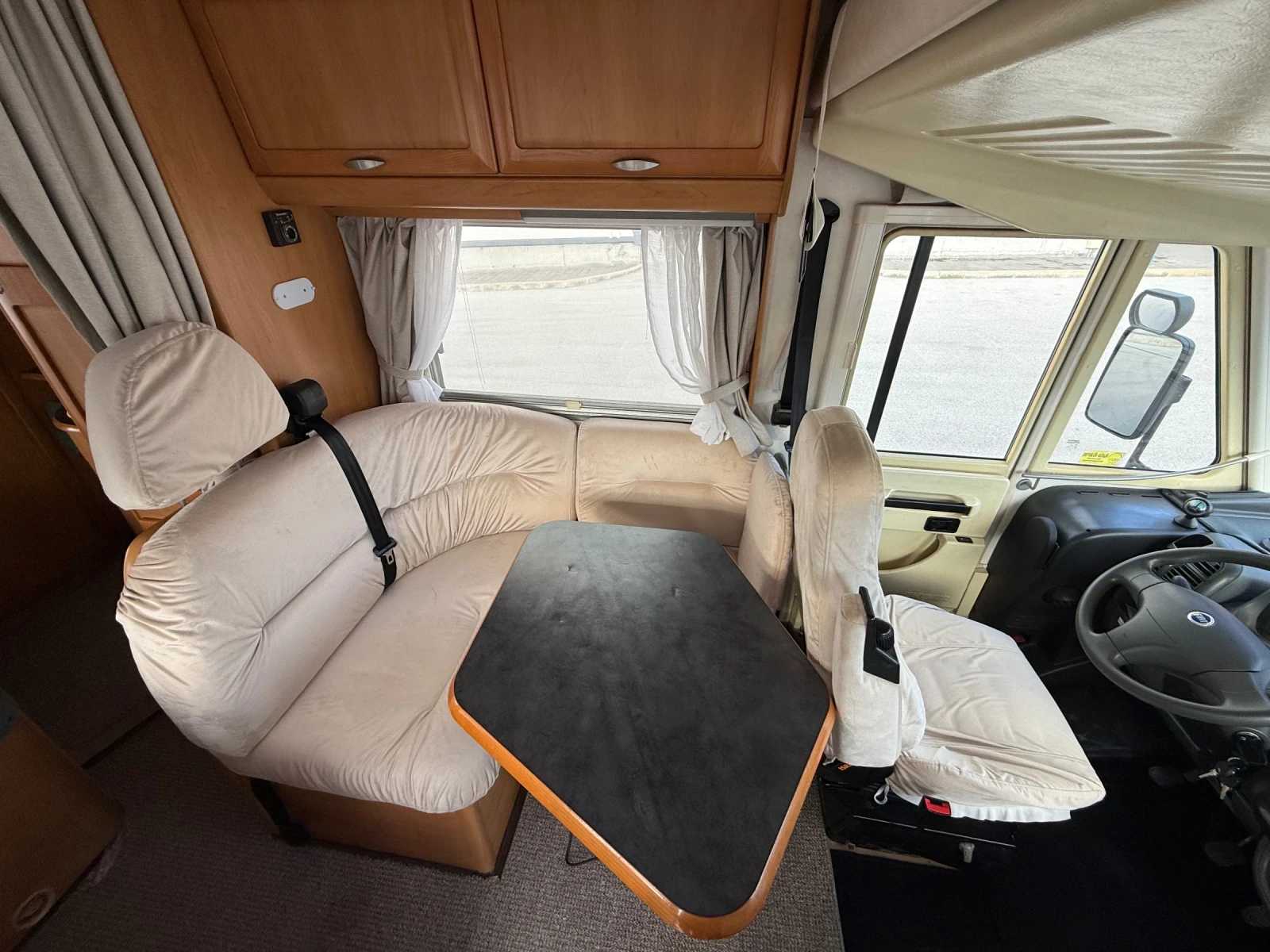 Кемпер HYMER / ERIBA B574, снимка 8 - Каравани и кемпери - 55352173