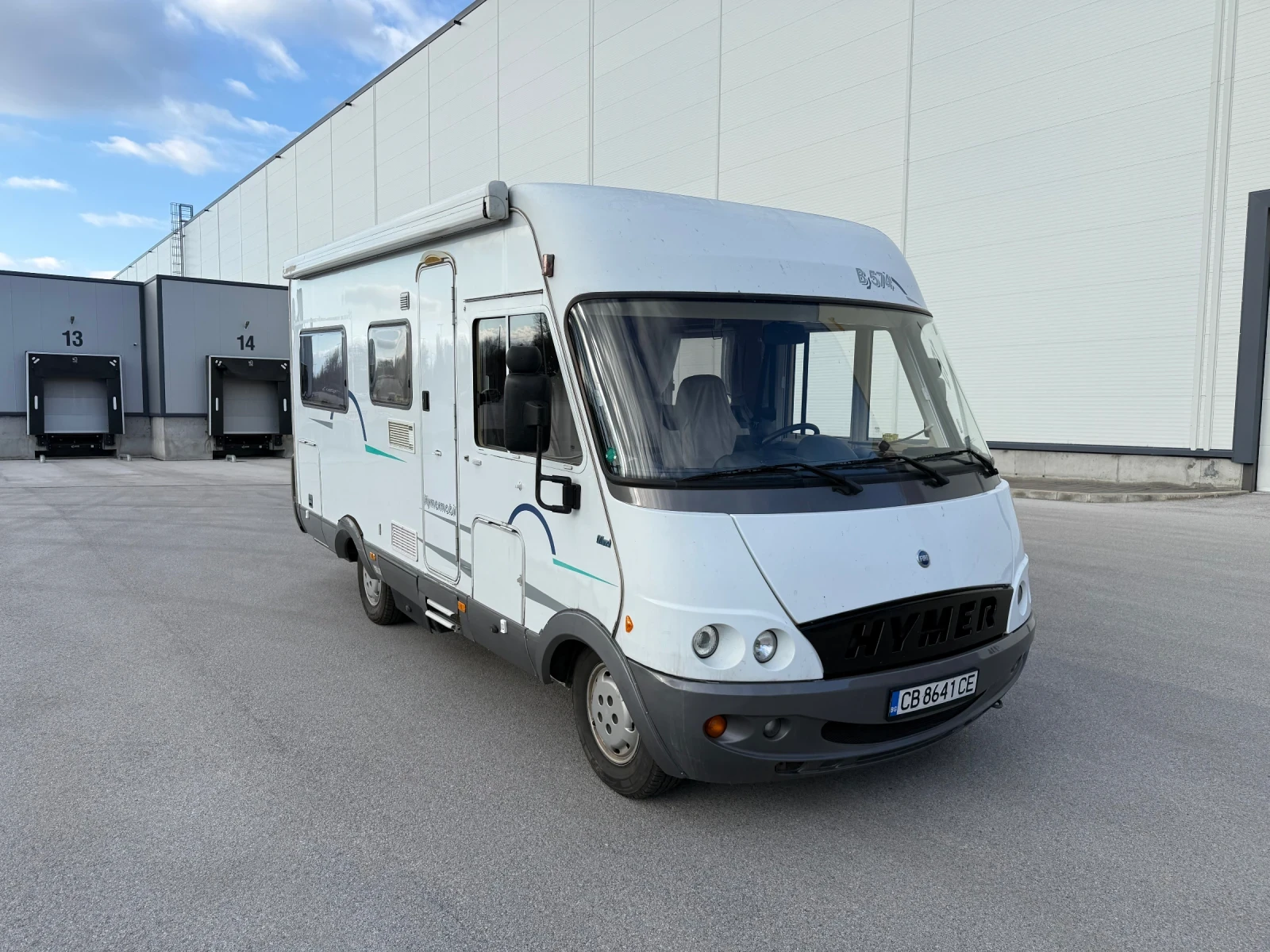 Кемпер HYMER / ERIBA B574, снимка 3 - Каравани и кемпери - 55352173