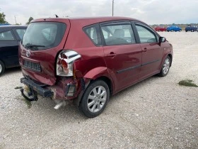 Toyota Corolla verso 2.2 D4D, снимка 3